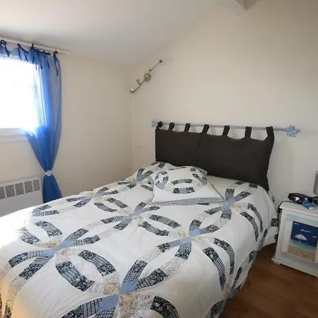 Holiday home Maison De *